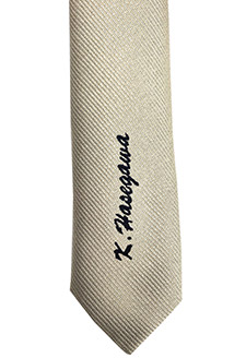 ネクタイ小剣表面への刺繍1