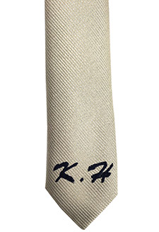 ネクタイ小剣表面への刺繍2